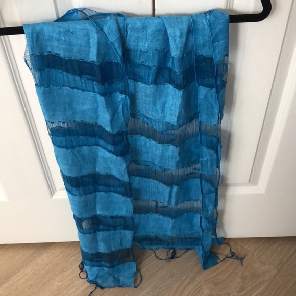 Handmade Luxury Transparent Oversized Fringe Shawl. Beautiful Adriatic color - Picture 8 of 9